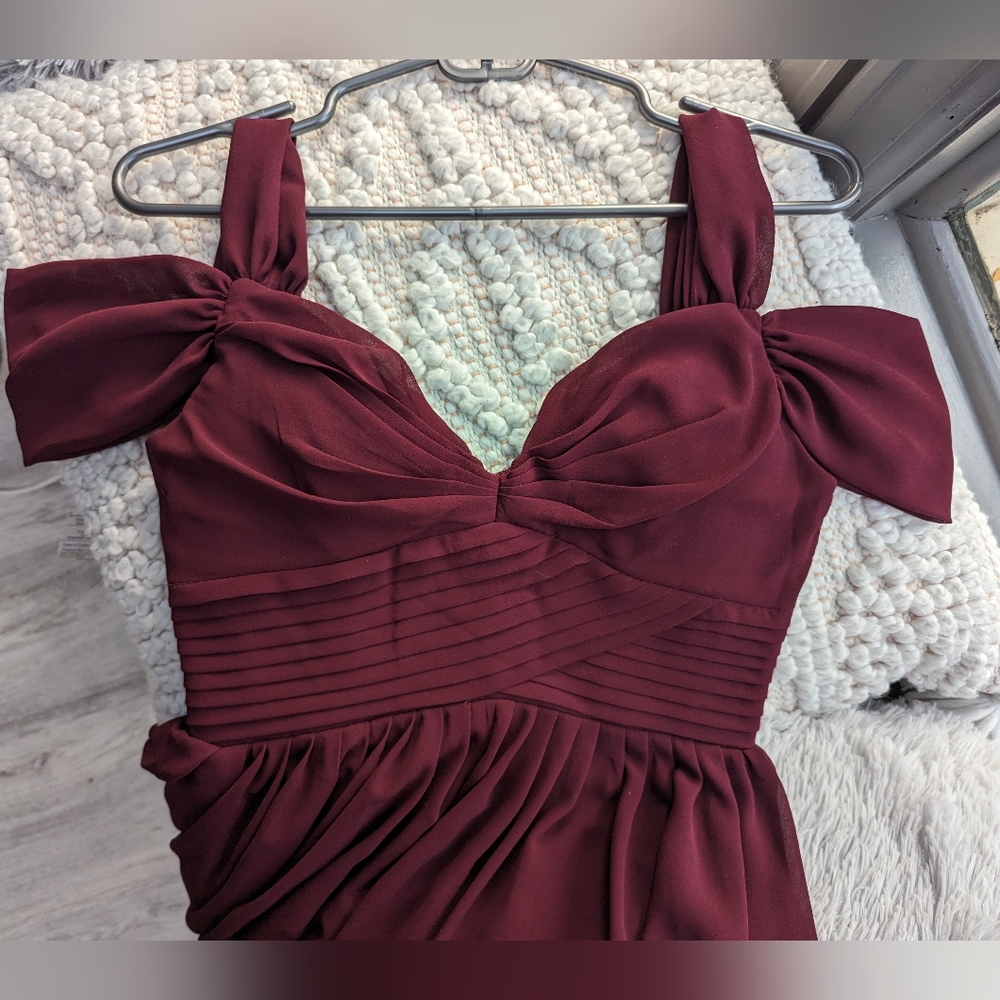Formal cold shoulder sweetheart cut dress